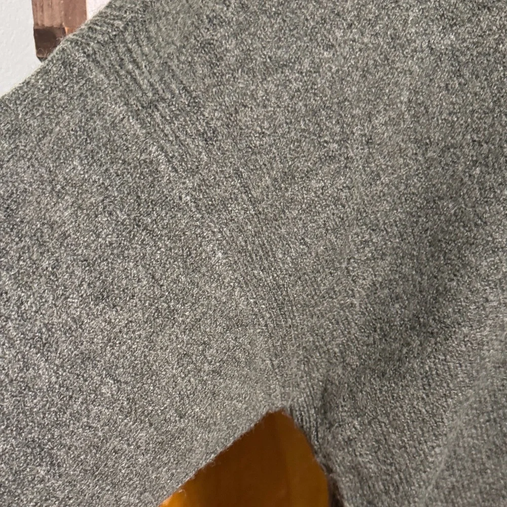 Vince Camuto Women's Gray Sweater L EUC - Picture 3 of 7